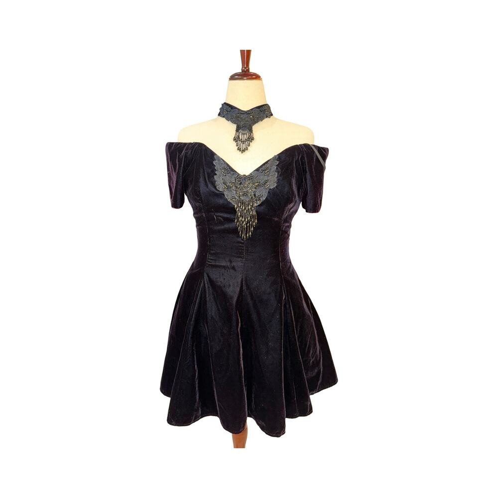 Vintage 90s L.A. Glo Plum Velvet‎ Gothic Off-Shoulder Halter Dress 9/10
